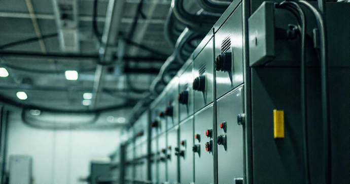 Conversor de Tensão Industrial: Benefícios e Uso